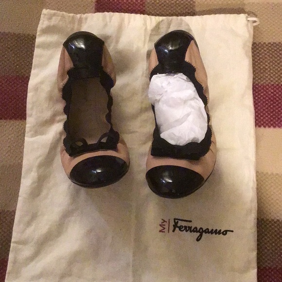 Salvatore Ferragamo leather flats... - Picture 3 of 8